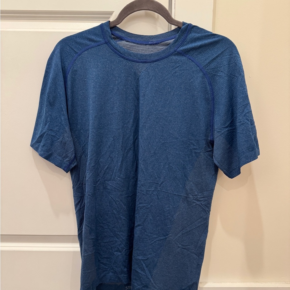 Bundle of 2 Lululemon Men's Tech Shirt Green and Blue Size M